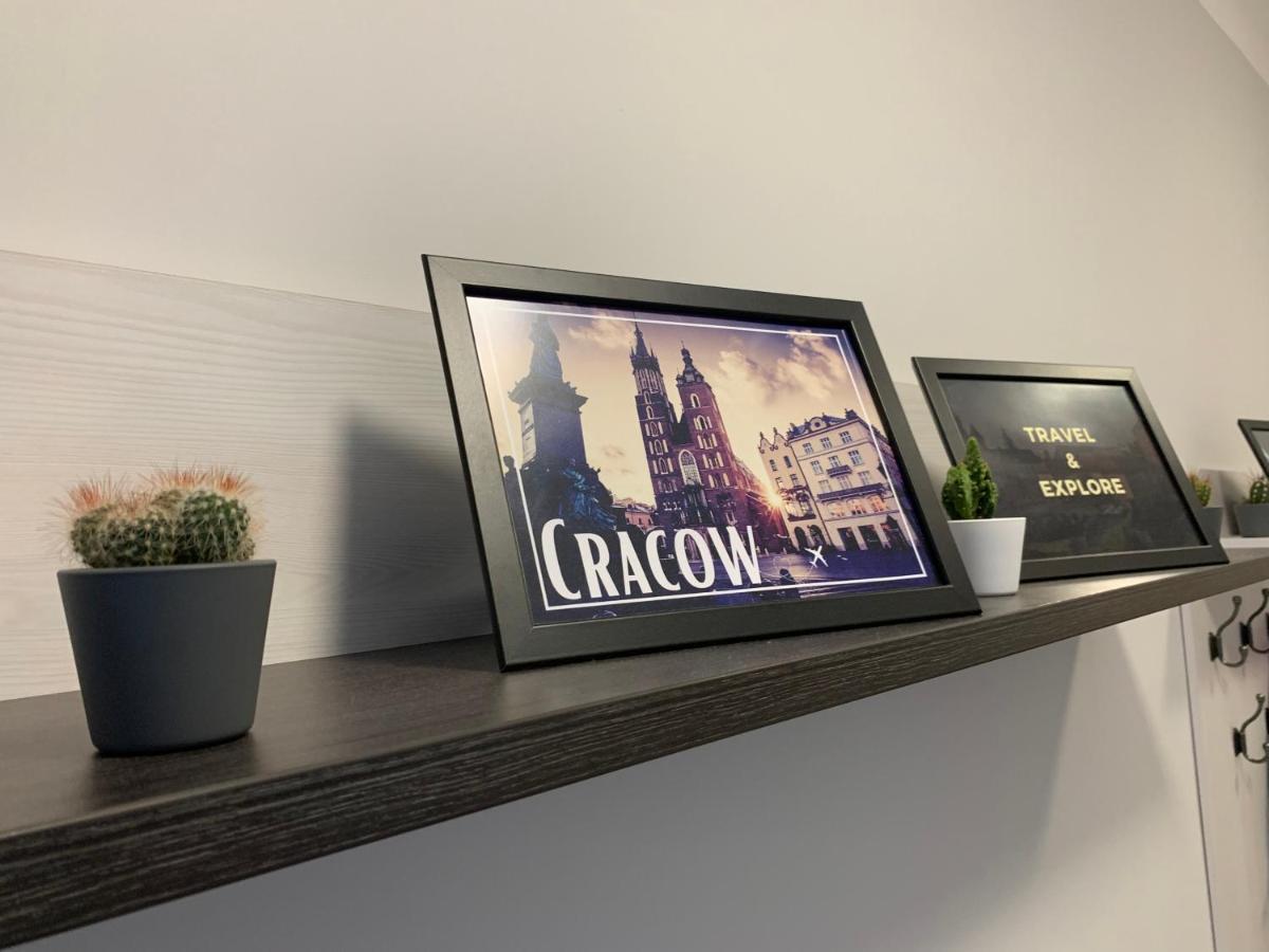 Discover Cracow Aparthostel คราคูฟ ภายนอก รูปภาพ